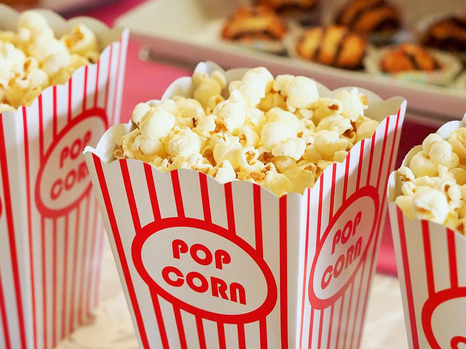 Kino jen s popcornem.